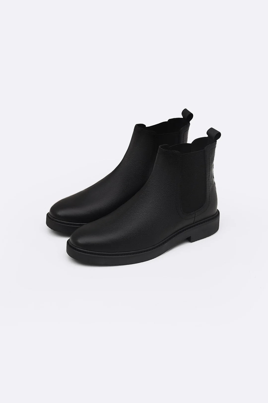 ESSENTIAL LEATHER CHELSEA BOOTS